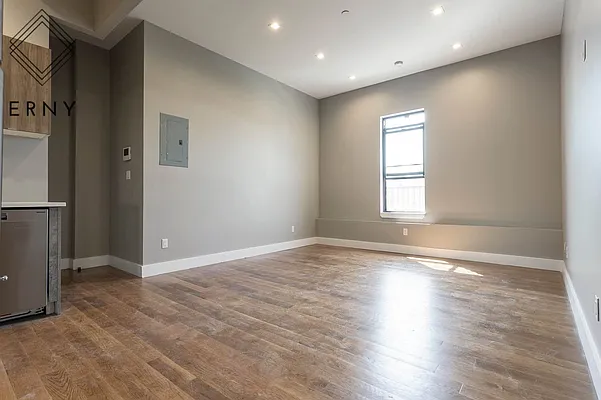 Rented by ERNY LLC | media 3