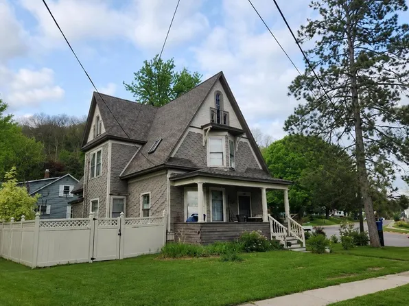 776 E Haseltine STREET, Richland Center, WI 53581