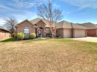 4100 Morning Star Dr, Yukon, OK 73099