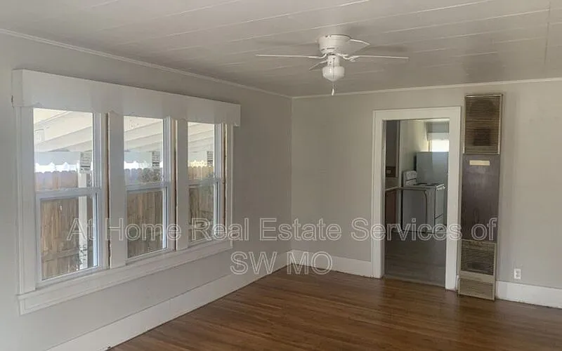 2 bed, 1.0 bath, 850 sqft, $850 — Photo 3