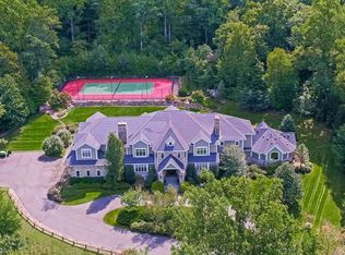 5 Roconan Dr, Mendham, NJ 07945