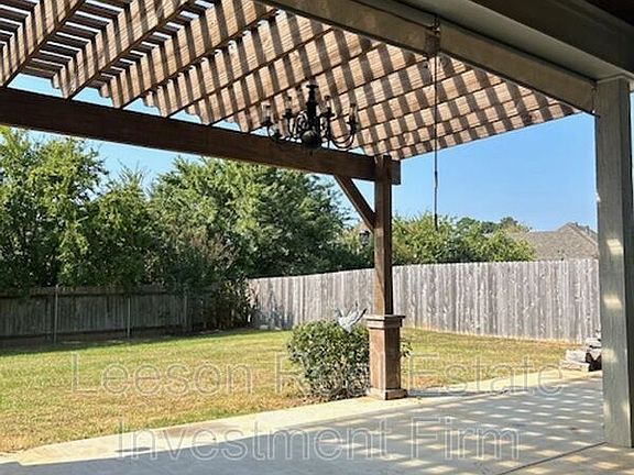 2nd image of 2076 Highpoint Pl