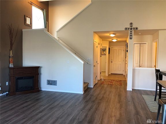 5th image of 3594 Oxbow Ave E
