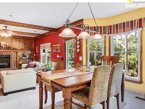 Bright & Sunny Eat-In/Breakfast space.  Tile floors