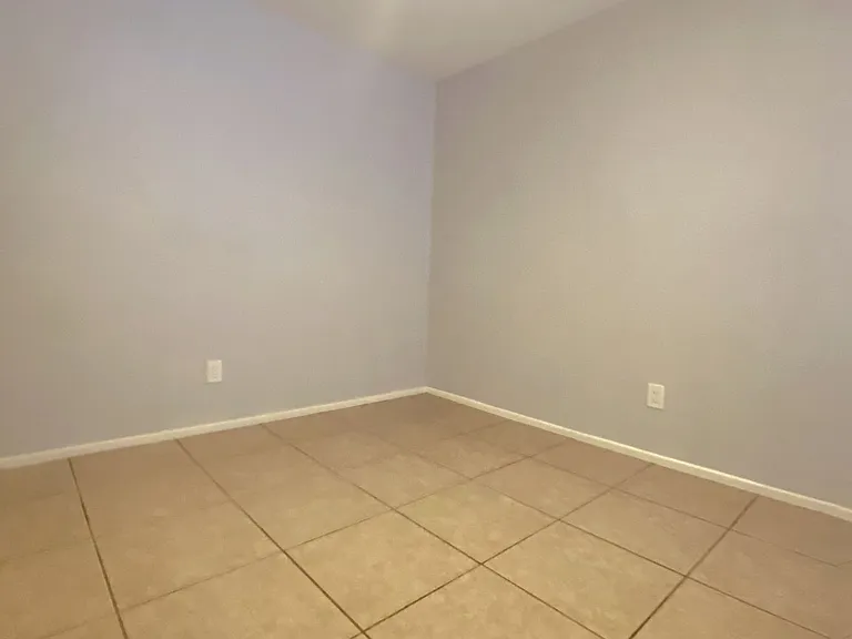 3027 E Grandview Rd — Photo 8