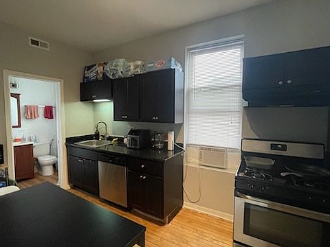 2nd image of 1706 W 17th St #C2