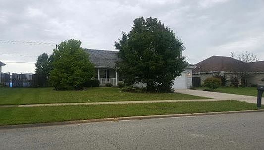2nd image of 813 E Barton Ln