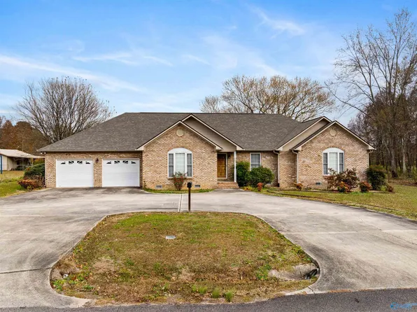 323 4th Ave, Rainsville, AL 35986