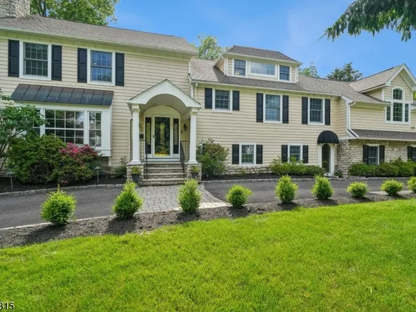 2 Briarwood Dr, Millburn Twp., NJ 07078