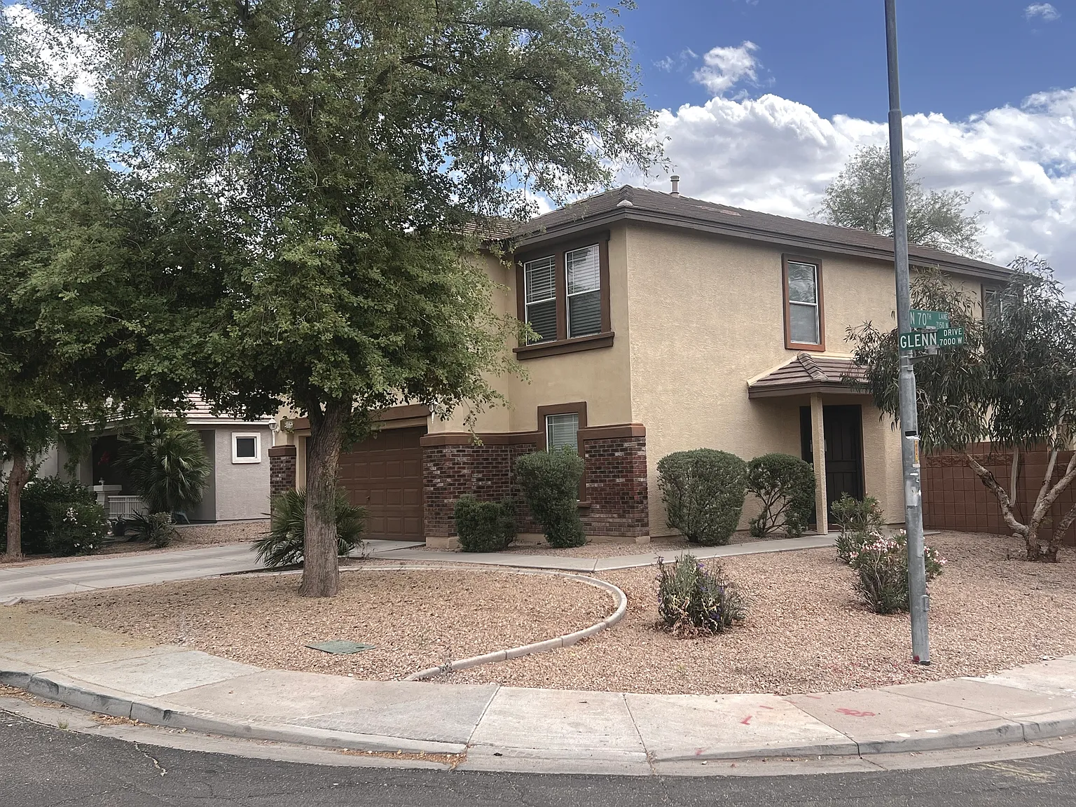 5 bed, 2302 sqft, $2,500 — Photo 3
