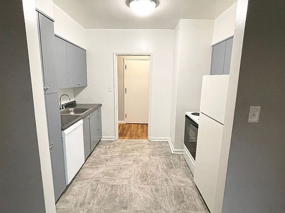 2nd image of 12021 Edgewater Dr APT 104