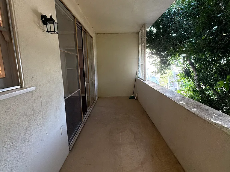 1006 N Doheny Dr #10 — Photo 9