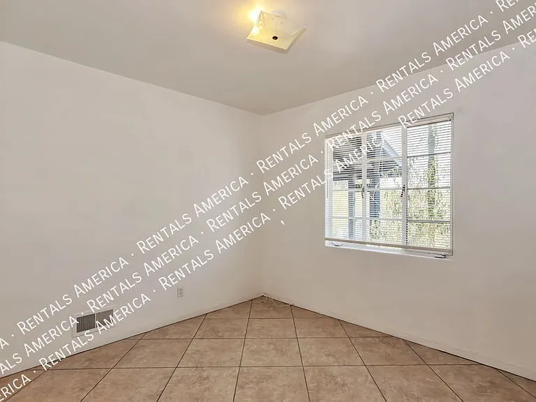 3733 N Mountain Ave #A — Photo 12