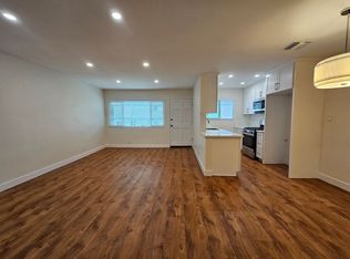 561 E Orange Grove Ave #I, Burbank, CA 91501