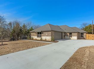 120 E Southbrook Dr, Red Oak, TX 75154
