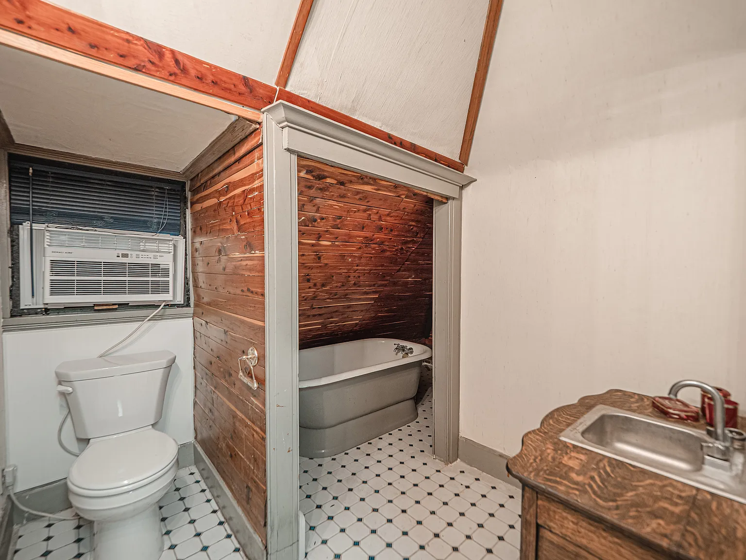 2 bed, 1200 sqft, $1,600 — Photo 4