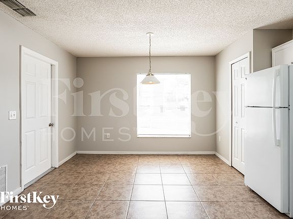 3rd image of 7540 Groveoak Dr