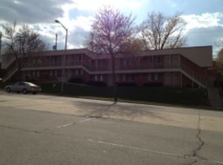 621 S 92nd St APT 15, West Allis, WI 53214