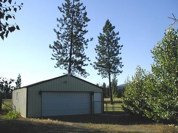 2nd image of 1175 Estates Loop
