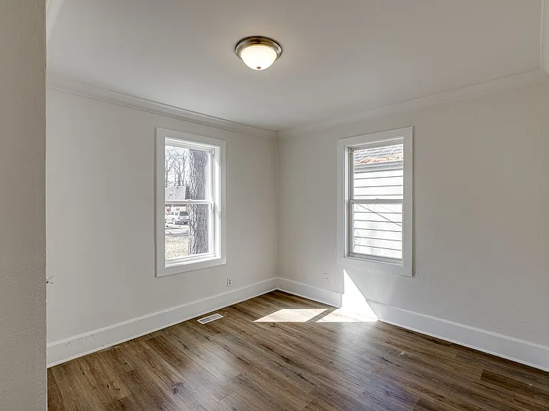 5211 Sunbeam Ave — Photo 20