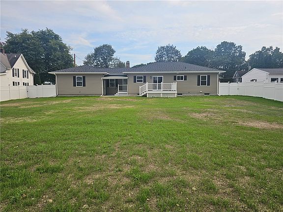 3rd image of 220 Crete Ave