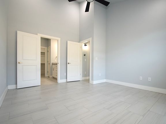 3rd image of 470 Amethyst Rd