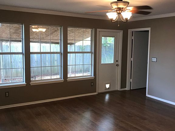 5th image of 220 Willowbrook Ln