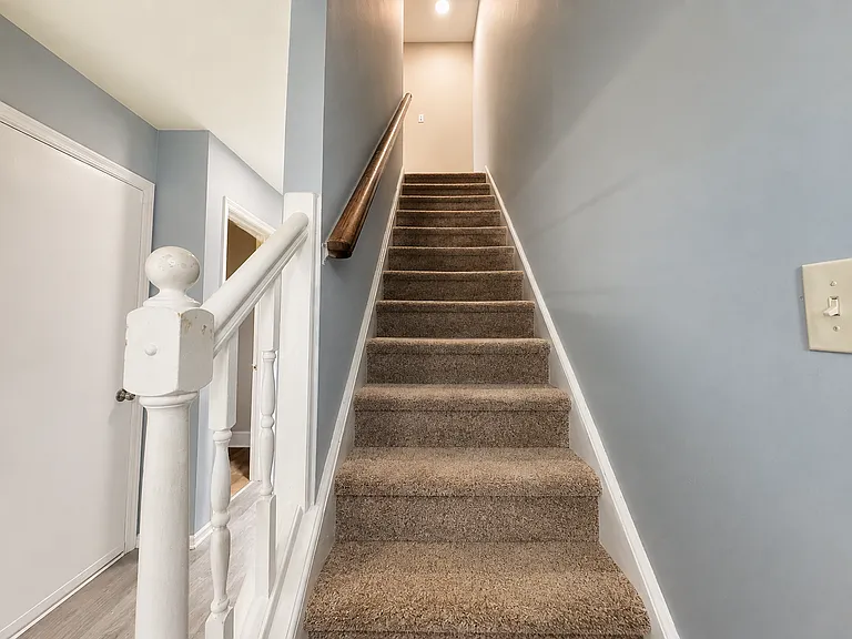 95 Auckland Dr — Photo 7
