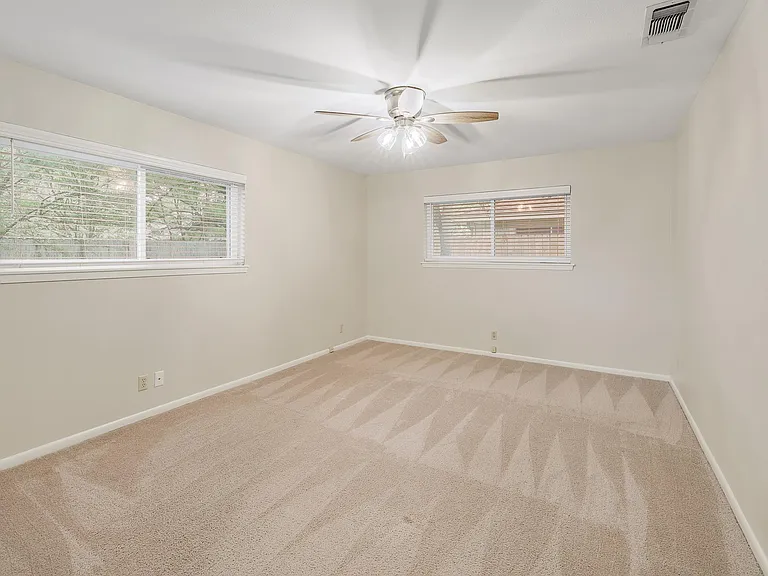 8609 Melshire Dr — Photo 15