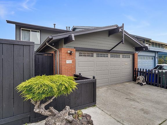 5th image of 3788 Erris Ct