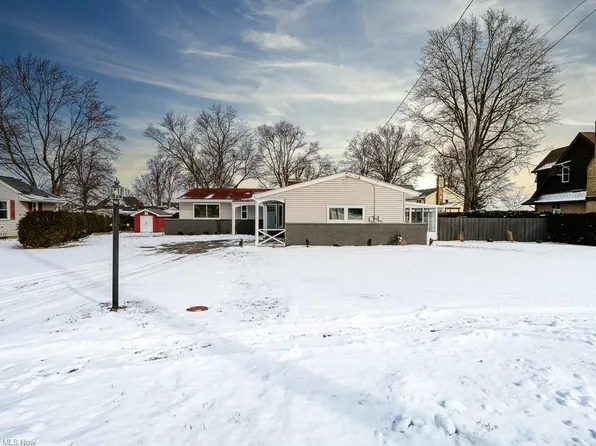 32236 Lake Rd, Avon Lake, OH 44012