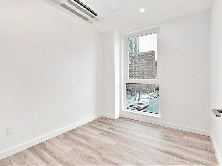 355 Grand St #3 — Photo 7