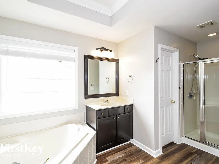 7660 Forest Glen Way — Photo 10