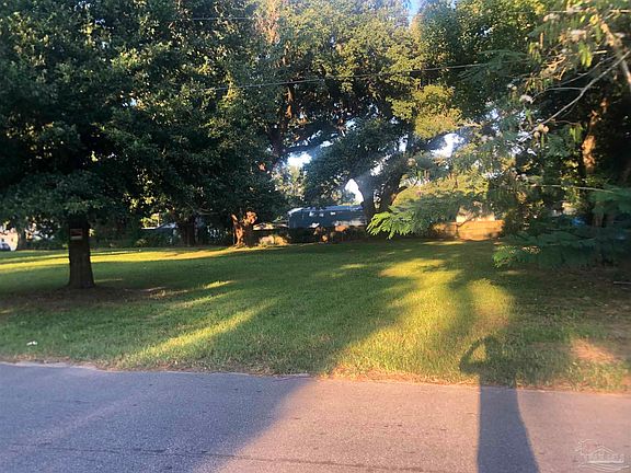 3rd image of 900 N 60th Ave