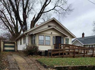 712 Leslie Ave, Rockford, IL 61101