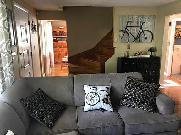 2nd image of 51 Briar Hill Dr