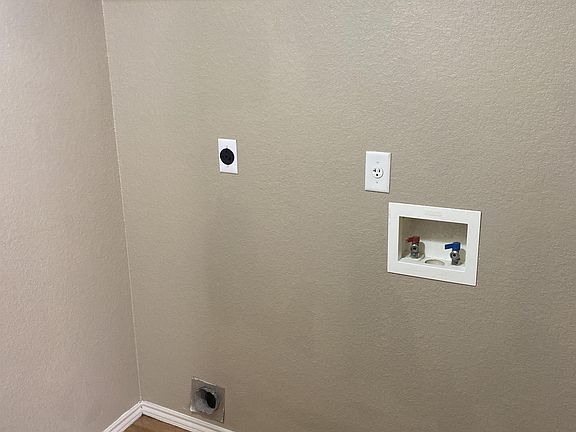 5th image of 1310 Dugger Cir #C