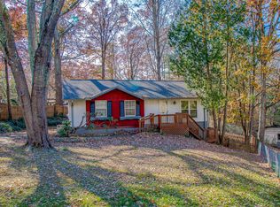 105 Happy Ln, Swannanoa, NC 28778