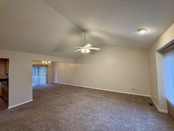 5th image of 20 Scottsdale Pl #11