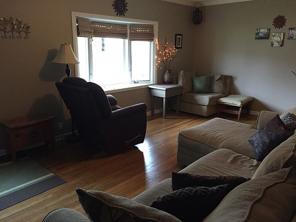3rd image of 1403 Russell Ave