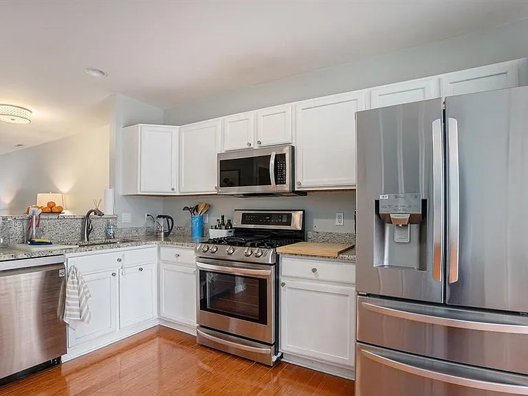 3286 Camden Dr #1 — Photo 6