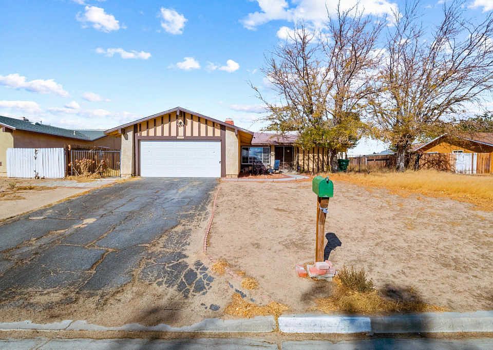 1st image of 21375 Applewood Dr
