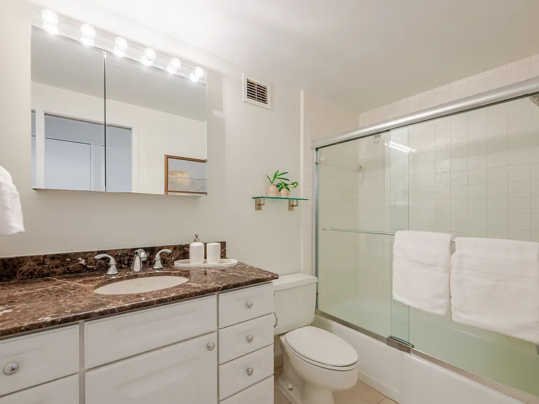 2555 Pennsylvania Ave NW #407 — Photo 7
