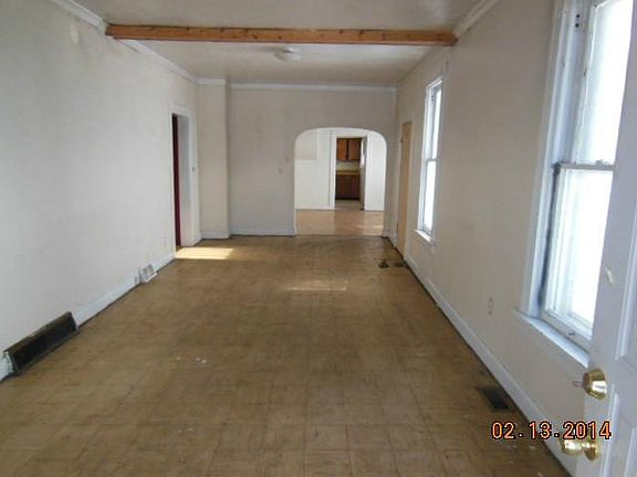 2nd image of 910 Forsythe St