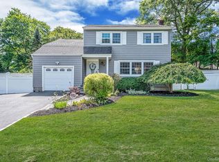42 Apricot Pl, Ronkonkoma, NY 11779