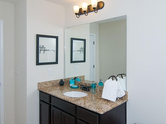 Upstairs Hall Bathroom 