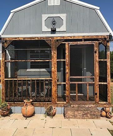 3rd image of 279 Canyon Ln S