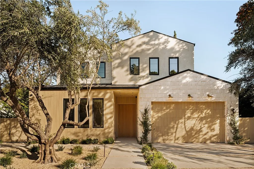 5 bed, 5.5 bath, 4002 sqft, $24,000 — Photo 1