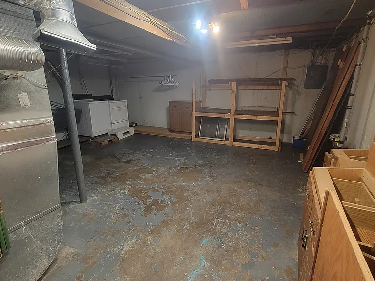 300 W Liberty St — Photo 15