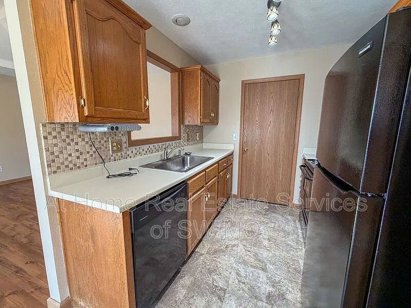 2 bed, 2.0 bath, 1106 sqft, $1,180 — Photo 3